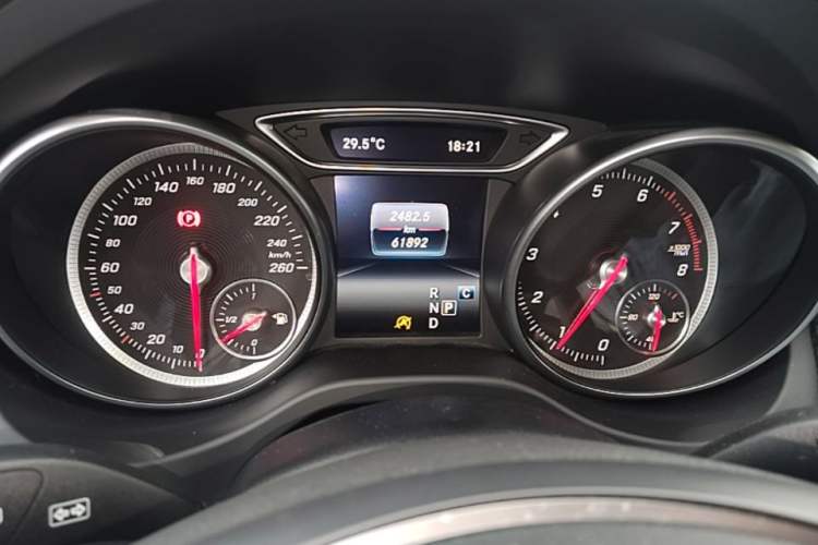 Used Mercedes-Benz GLA 2017 GLA 220 4MATIC Fashion Model Instrument Cluster