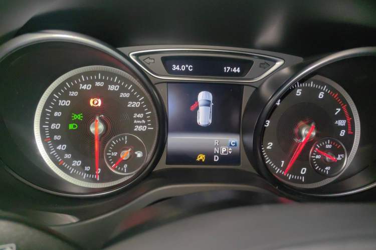Used Mercedes-Benz GLA 2017 GLA 200 Fashion Model Instrument Cluster