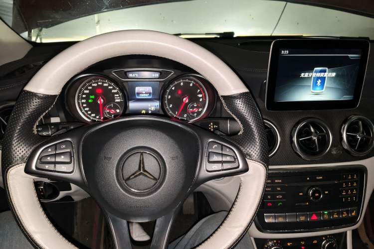 Used Mercedes-Benz GLA 2017 GLA 220 4MATIC Fashion Model Instrument Cluster