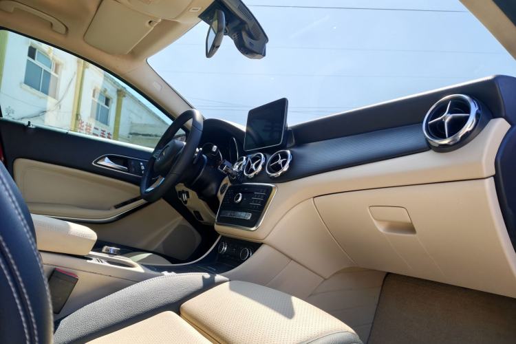 Used Mercedes-Benz GLA 2017 GLA 200 Sport Edition Interior 1
