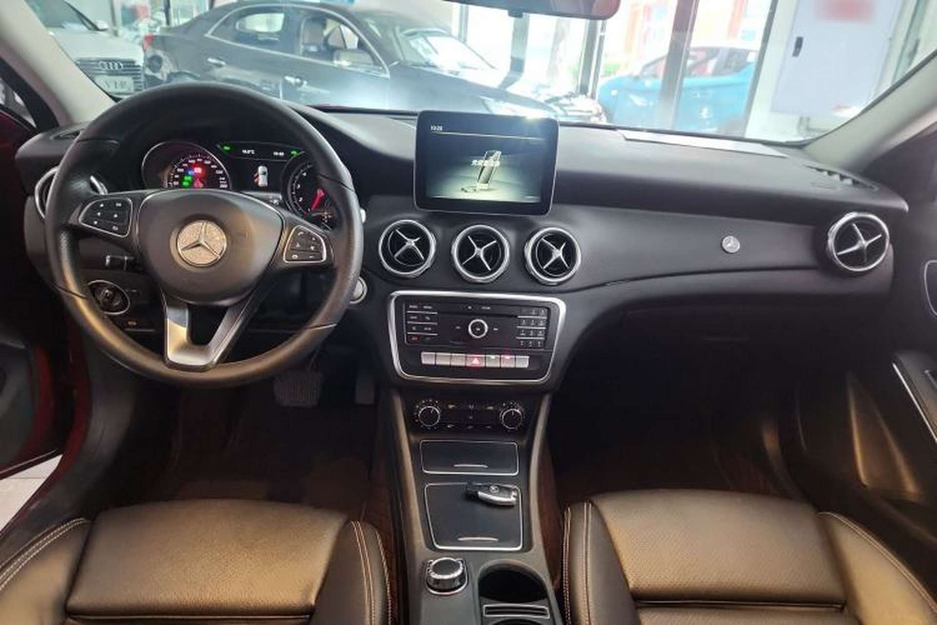 Used Mercedes-Benz GLA 2017 GLA 200 Sport Edition Interior 2