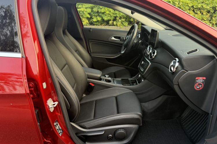 Used Mercedes-Benz GLA 2017 GLA 200 Fashion Model Interior 2