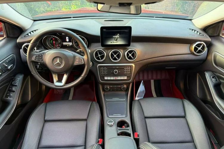 Used Mercedes-Benz GLA 2017 GLA 200 Fashion Model Interior 2