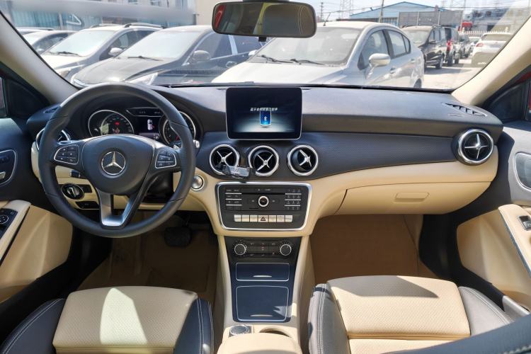 Used Mercedes-Benz GLA 2017 GLA 200 Sport Edition Interior 2