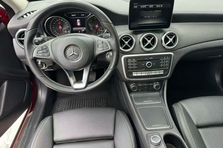 Used Mercedes-Benz GLA 2017 GLA 200 Fashion Model Interior 3