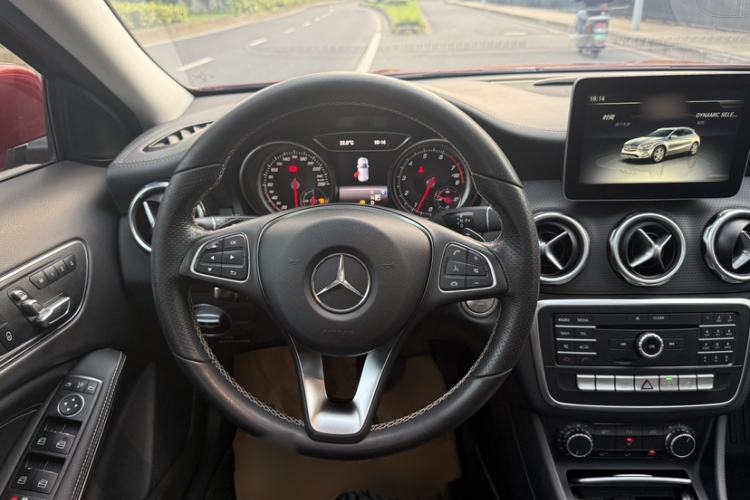 Used Mercedes-Benz GLA 2017 GLA 200 Fashion Model Interior 3