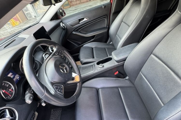 Used Mercedes-Benz GLA 2017 GLA 200 Sport Edition Interior 3