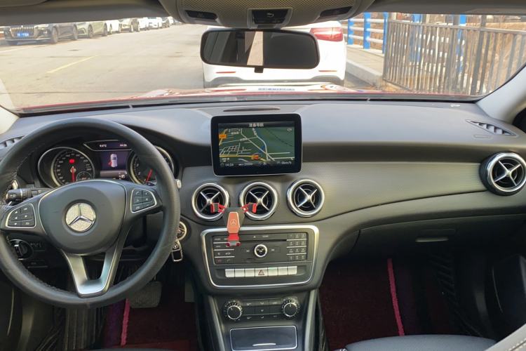 Used Mercedes-Benz GLA 2017 GLA 200 Sport Edition Interior 3