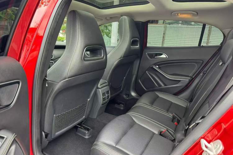 Used Mercedes-Benz GLA 2017 GLA 200 Fashion Model Interior 4