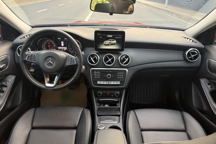 Used Mercedes-Benz GLA 2017 GLA 200 Fashion Model Interior 4