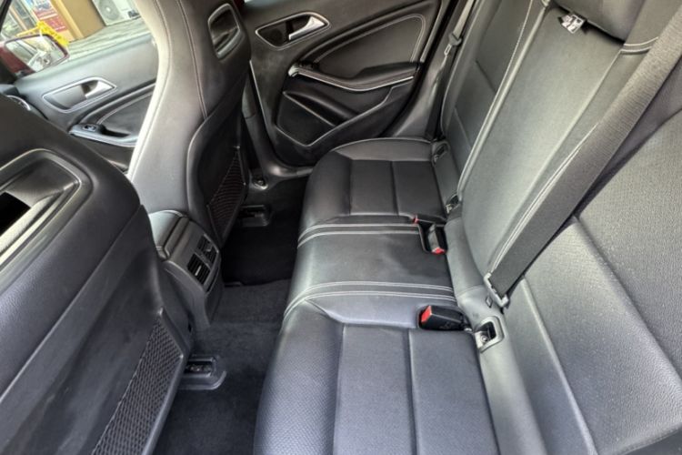 Used Mercedes-Benz GLA 2017 GLA 200 Sport Edition Interior 4