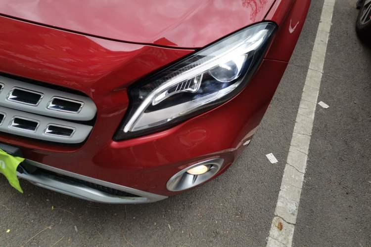 Used Mercedes-Benz GLA 2017 GLA 220 4MATIC Fashion Model Left Front Headlight