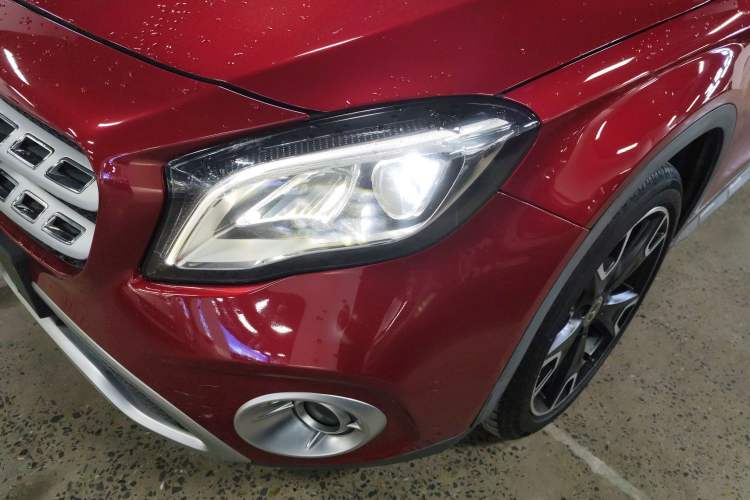 Used Mercedes-Benz GLA 2017 GLA 220 4MATIC Fashion Model Left Front Headlight