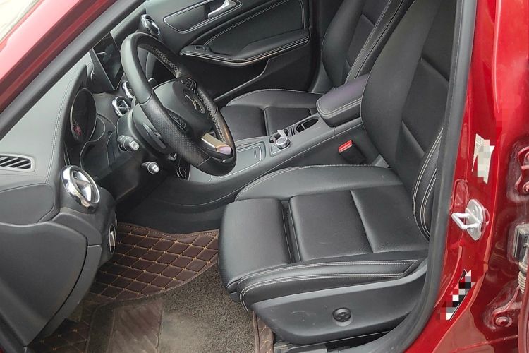 Used Mercedes-Benz GLA 2017 GLA 200 Fashion Model Left Front Seat