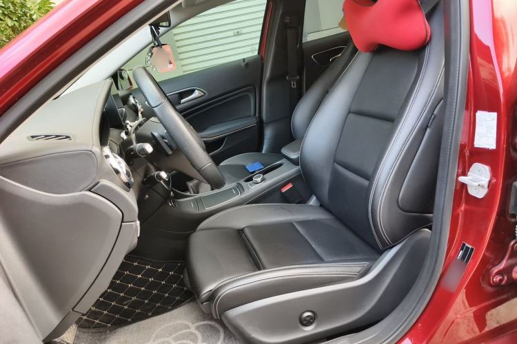 Used Mercedes-Benz GLA 2017 GLA 200 Fashion Model Left Front Seat