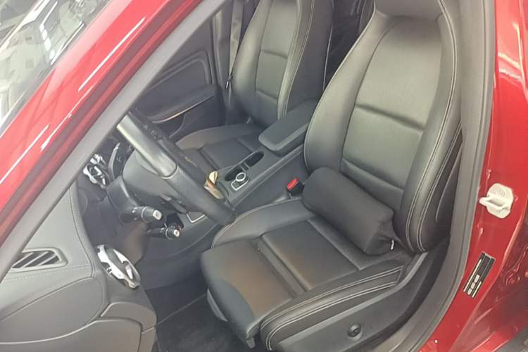 Used Mercedes-Benz GLA 2017 GLA 200 Fashion Model Left Front Seat