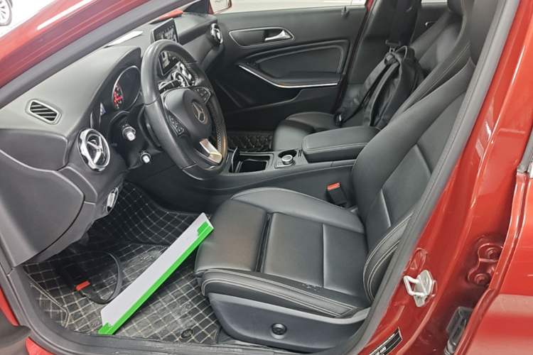 Used Mercedes-Benz GLA 2017 GLA 200 Sport Edition Left Front Seat