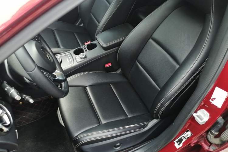 Used Mercedes-Benz GLA 2017 GLA 200 Fashion Model Left Front Seat