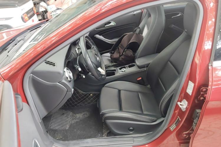 Used Mercedes-Benz GLA 2017 GLA 200 Fashion Model Left Front Seat