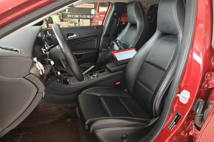 Used Mercedes-Benz GLA 2017 GLA 200 Fashion Model Left Front Seat