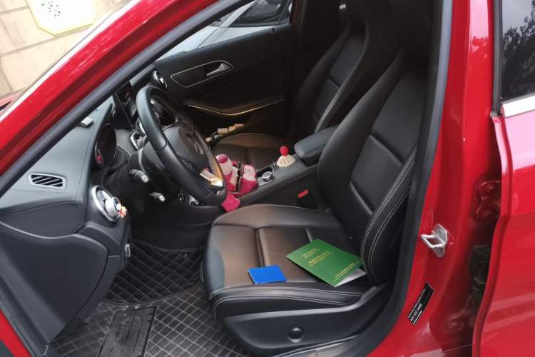 Used Mercedes-Benz GLA 2017 GLA 200 Fashion Model Left Front Seat