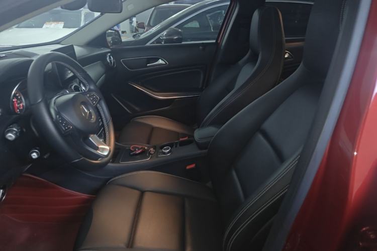 Used Mercedes-Benz GLA 2017 GLA 200 Fashion Model Left Front Seat