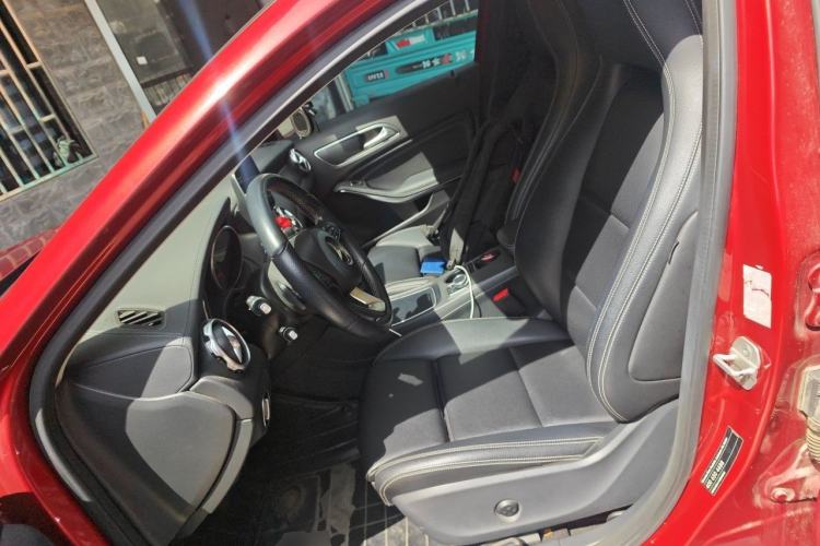 Used Mercedes-Benz GLA 2017 GLA 200 Fashion Model Left Front Seat