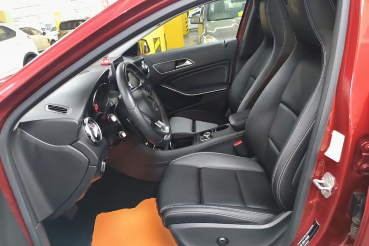 Used Mercedes-Benz GLA 2017 GLA 200 Sport Edition Left Front Seat