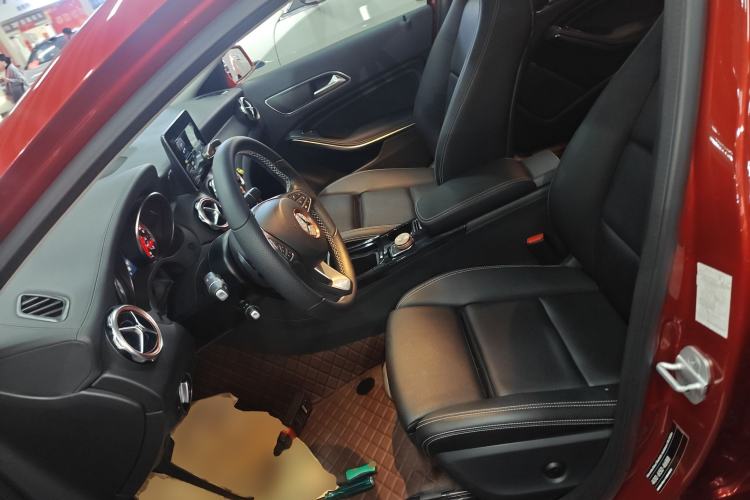 Used Mercedes-Benz GLA 2017 GLA 200 Fashion Model Left Front Seat