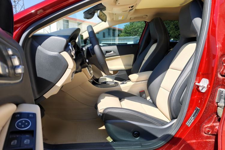 Used Mercedes-Benz GLA 2017 GLA 200 Sport Edition Left Front Seat