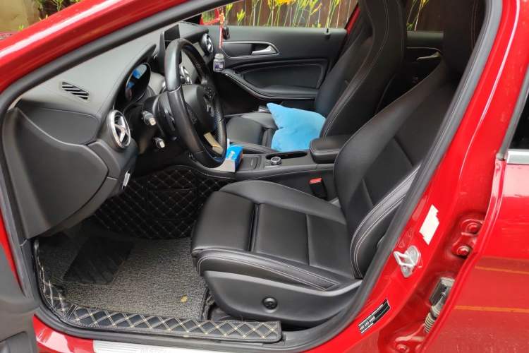 Used Mercedes-Benz GLA 2017 GLA 200 Sport Edition Left Front Seat