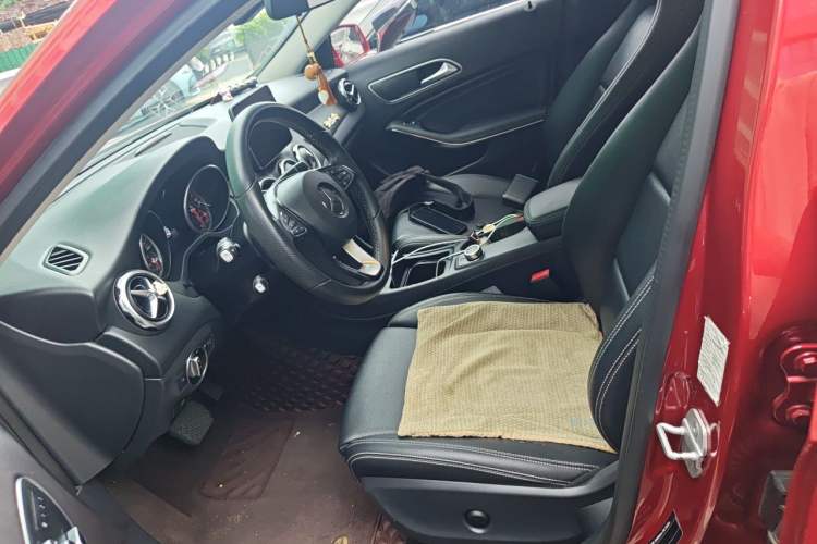 Used Mercedes-Benz GLA 2017 GLA 200 Sport Edition Left Front Seat