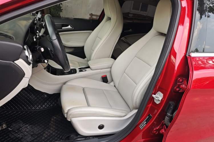 Used Mercedes-Benz GLA 2017 GLA 200 Sport Edition Left Front Seat