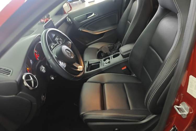 Used Mercedes-Benz GLA 2017 GLA 200 Sport Edition Left Front Seat