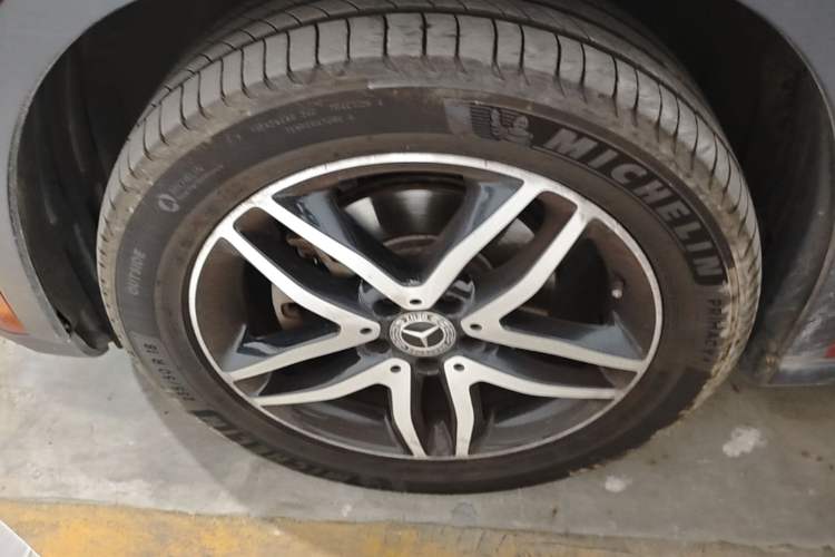 Used Mercedes-Benz GLA 2017 GLA 200 Fashion Model Left Front Wheel Hub