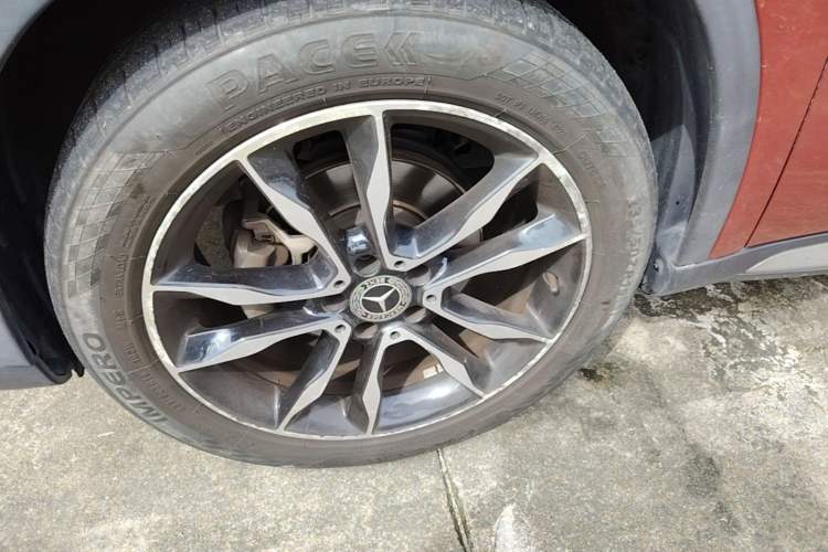 Used Mercedes-Benz GLA 2017 GLA 220 4MATIC Luxury Model Left Front Wheel Hub