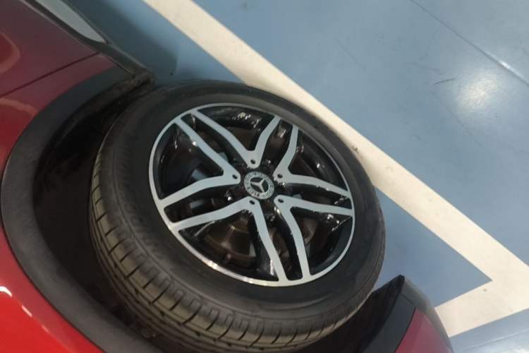Used Mercedes-Benz GLA 2017 GLA 200 Fashion Model Left Front Wheel Hub