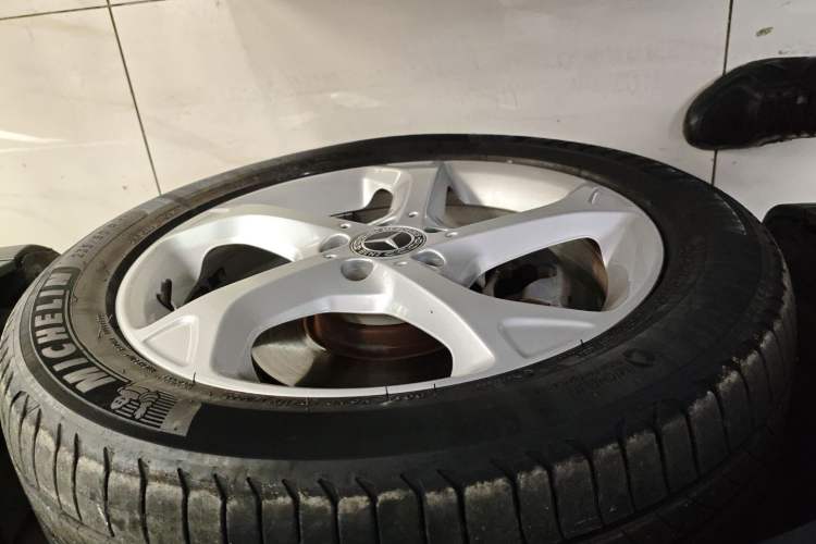 Used Mercedes-Benz GLA 2017 GLA 200 Sport Edition Left Front Wheel Hub