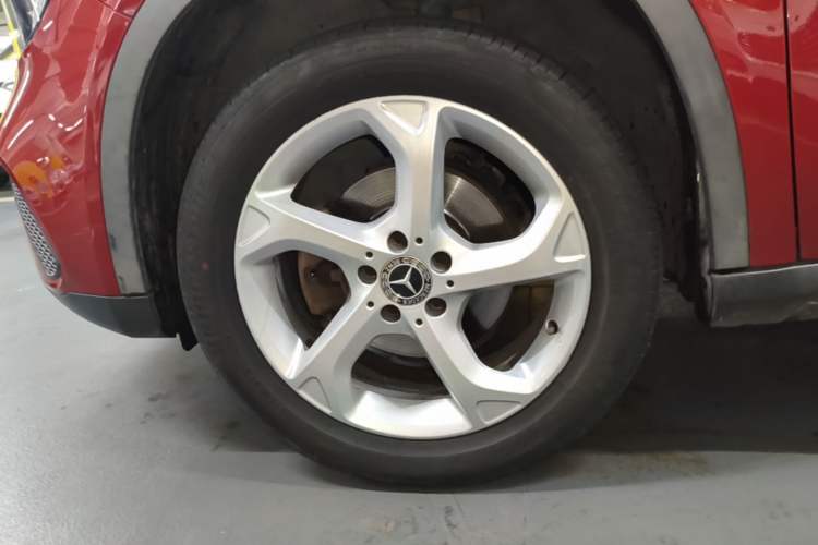 Used Mercedes-Benz GLA 2017 GLA 200 Sport Edition Left Front Wheel Hub