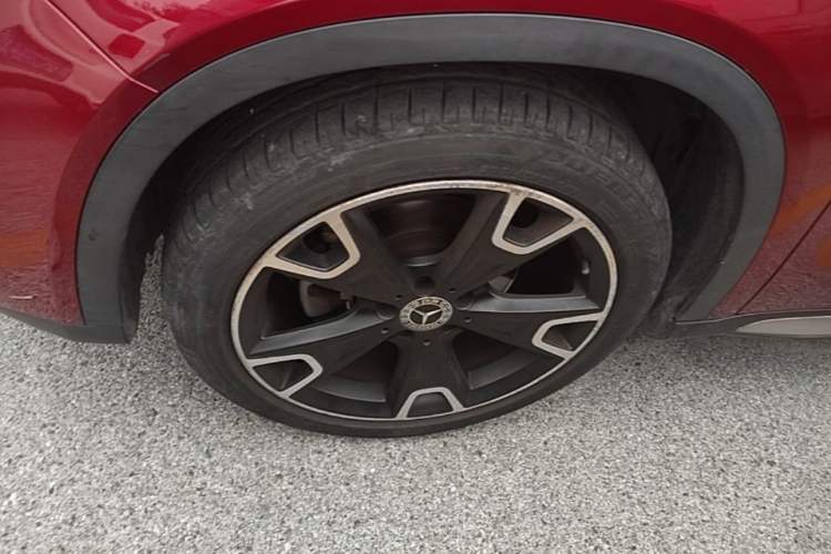 Used Mercedes-Benz GLA 2017 GLA 220 4MATIC Fashion Model Left Front Wheel Hub