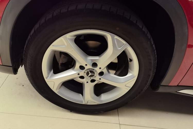 Used Mercedes-Benz GLA 2017 GLA 200 Sport Edition Left Front Wheel Hub