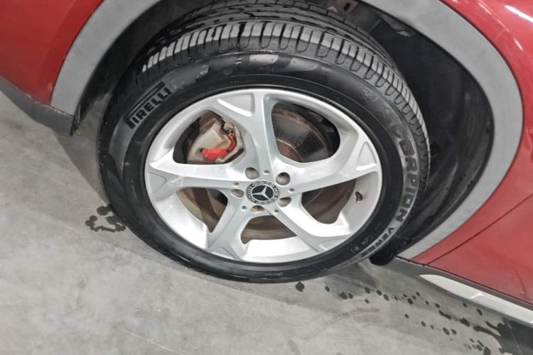 Used Mercedes-Benz GLA 2017 GLA 200 Sport Edition Left Front Wheel Hub