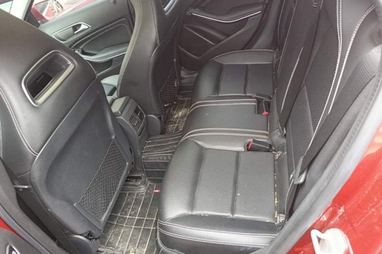 Used Mercedes-Benz GLA 2017 GLA 200 Fashion Model Left Rear Seat