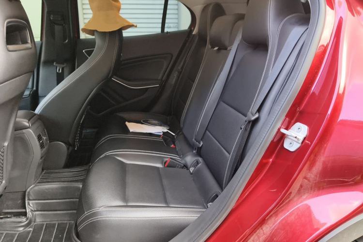 Used Mercedes-Benz GLA 2017 GLA 200 Fashion Model Left Rear Seat