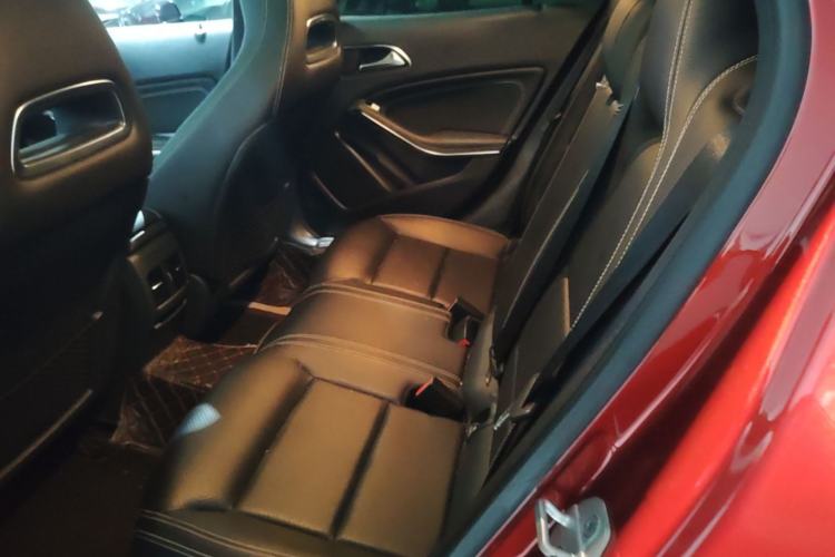 Used Mercedes-Benz GLA 2017 GLA 200 Fashion Model Left Rear Seat