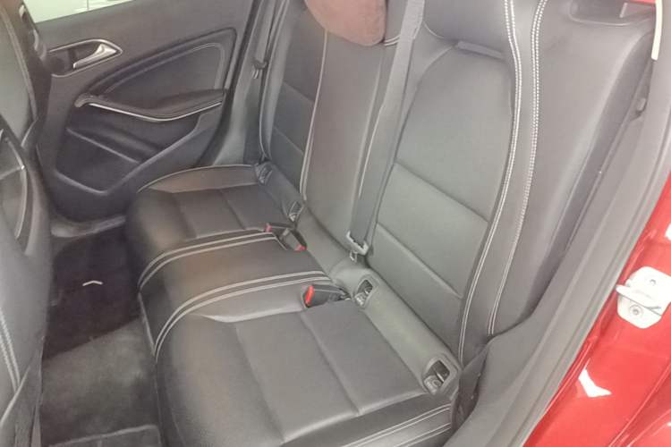 Used Mercedes-Benz GLA 2017 GLA 200 Fashion Model Left Rear Seat