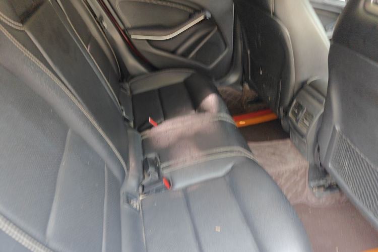 Used Mercedes-Benz GLA 2017 GLA 200 Fashion Model Left Rear Seat