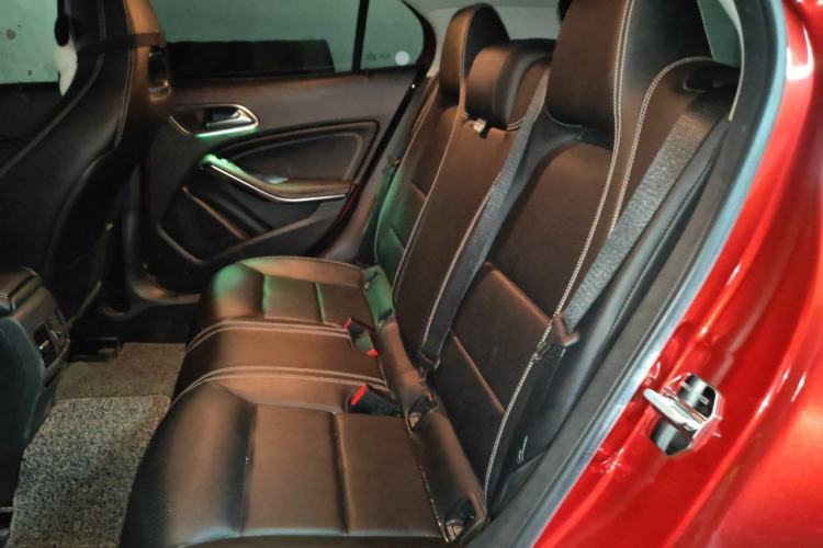 Used Mercedes-Benz GLA 2017 GLA 200 Fashion Model Left Rear Seat