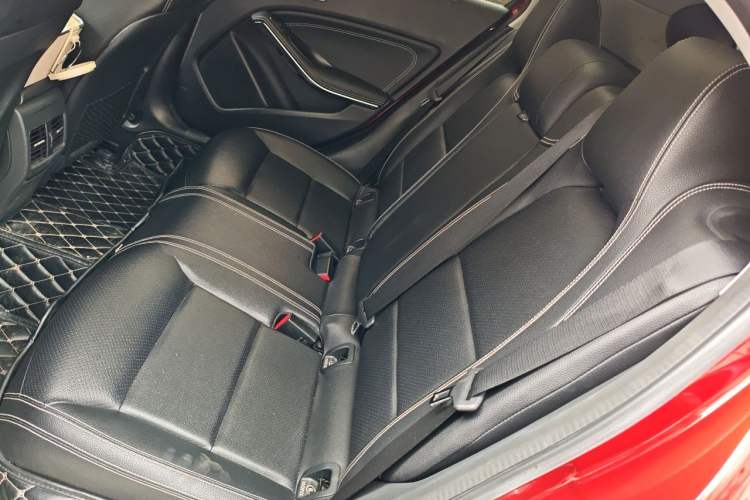 Used Mercedes-Benz GLA 2017 GLA 200 Sport Edition Left Rear Seat