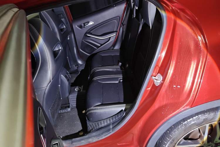 Used Mercedes-Benz GLA 2017 GLA 200 Fashion Model Left Rear Seat
